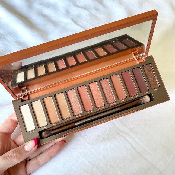 Urban Decay Naked Heat Palette - Picture 1 of 6